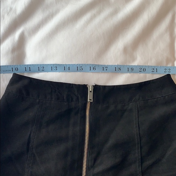 🤩 3 for $20 / Black Velvet H&M Zipper Skirt - Picture 6 of 6